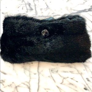 ⭐️Host Pick 4/29⭐️ Black Faux Fur Clutch